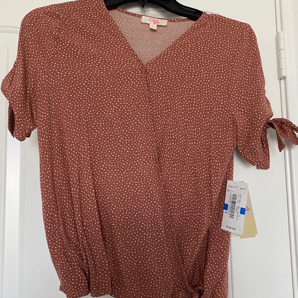Gianni Bini Mauve polka dot blouse